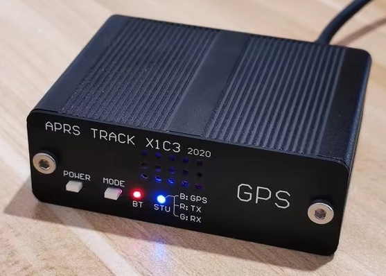 Dispositivo rastreador con GPS para APRS.